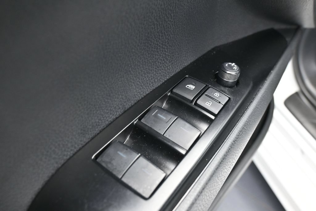 Used 2026 Toyota Camry SE FWD image 29