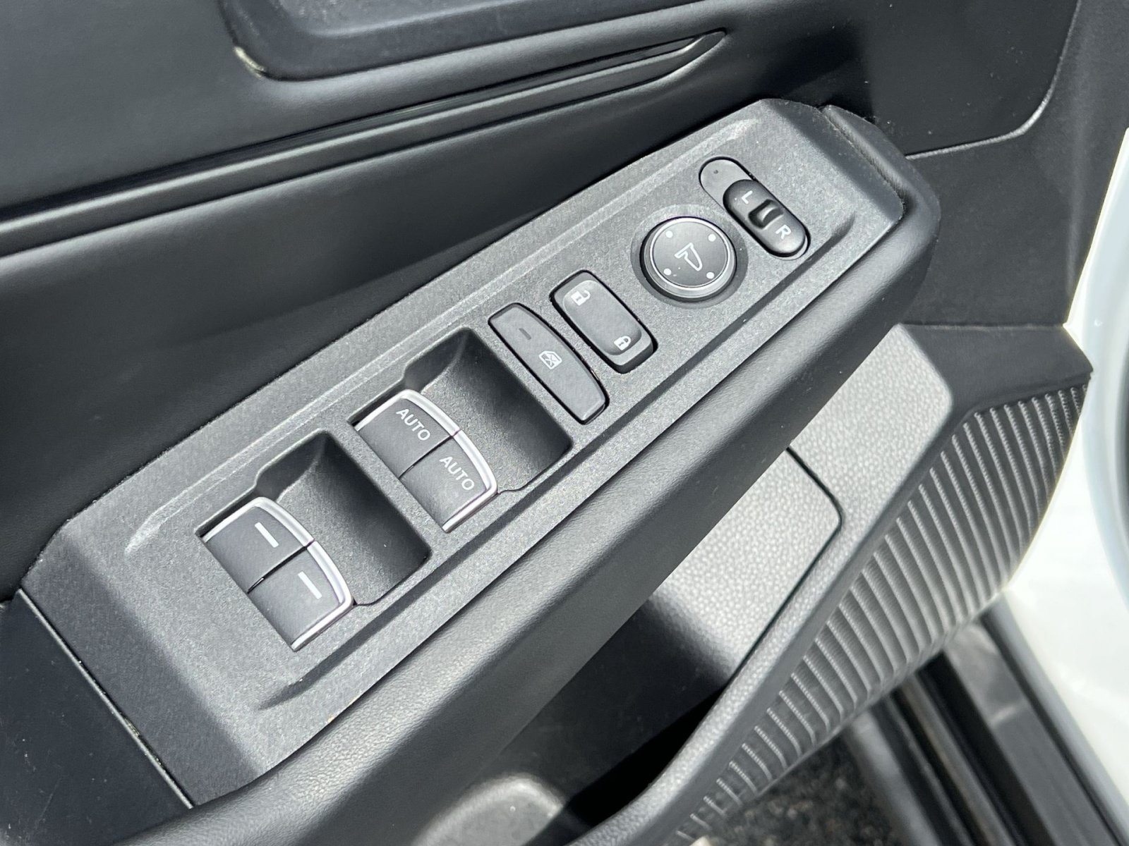 Used 2023 Honda Accord EX image 16