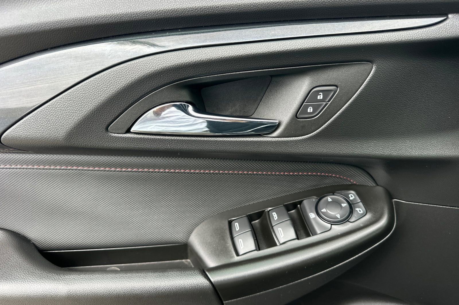 Used 2023 Chevrolet TrailBlazer RS w/ Convenience Package image 11