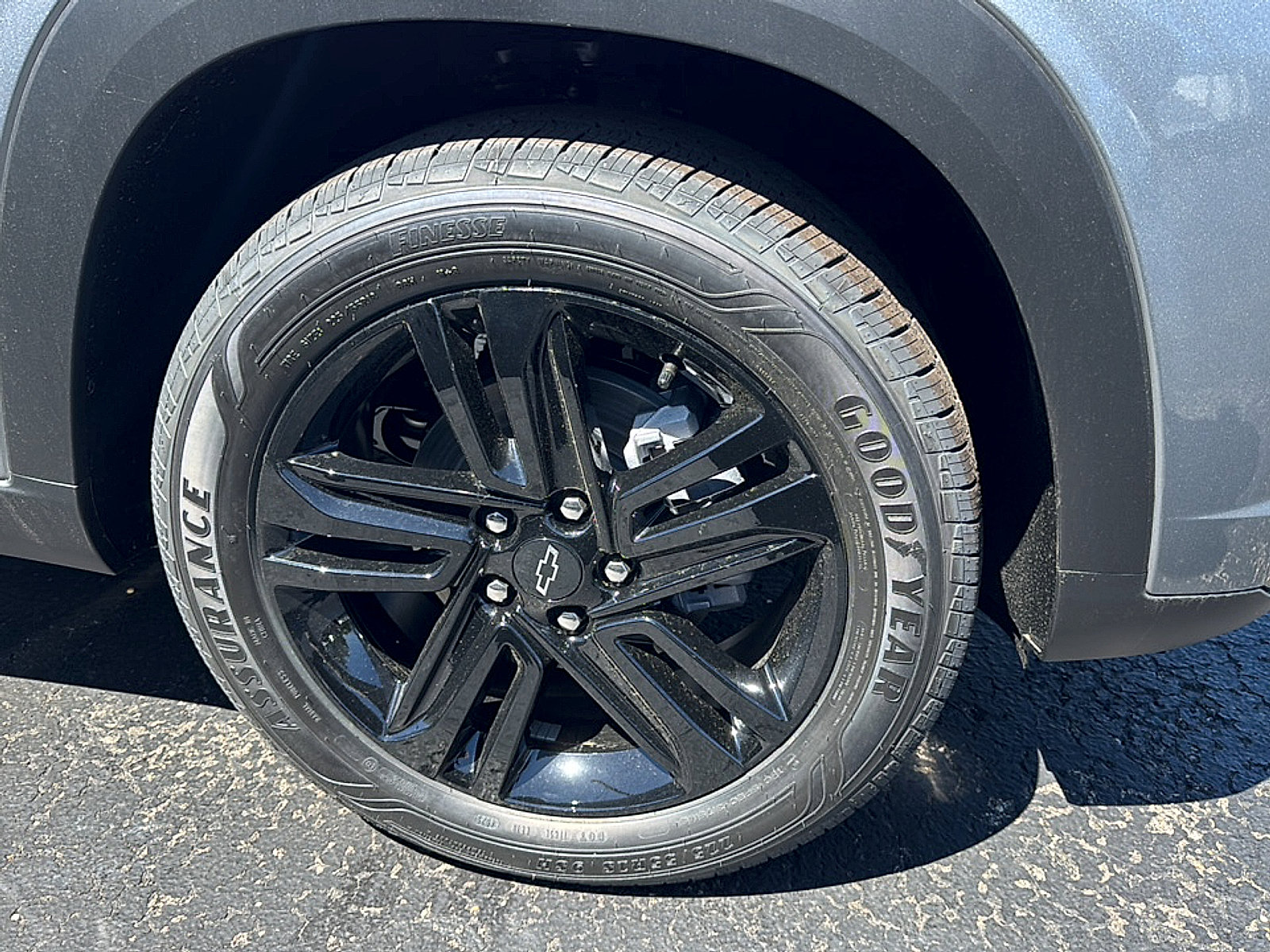 New 2026 Chevrolet Trax ACTIV w/ Sunroof Package FWD image 4