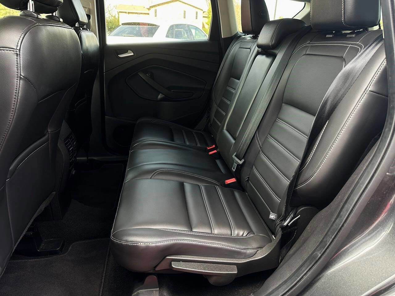 Used 2019 Ford Escape SEL image 14