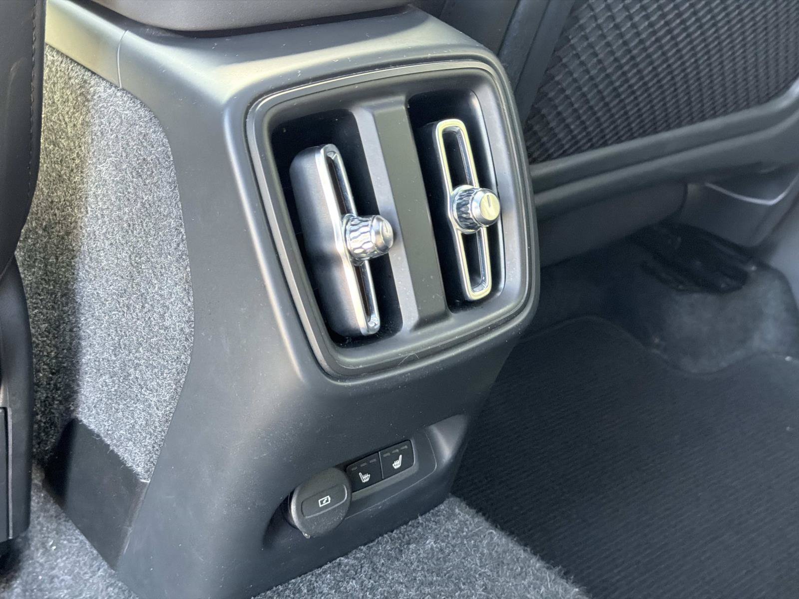 Certified 2023 Volvo C40 P8 Recharge Ultimate AWD/4WD image 23
