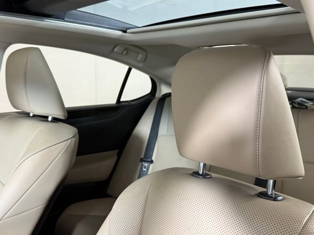 Used 2019 Lexus ES 350 w/ Premium Package FWD image 15