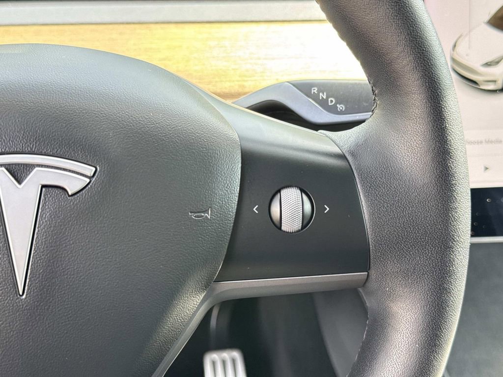 Used 2022 Tesla Model Y Performance AWD/4WD image 22