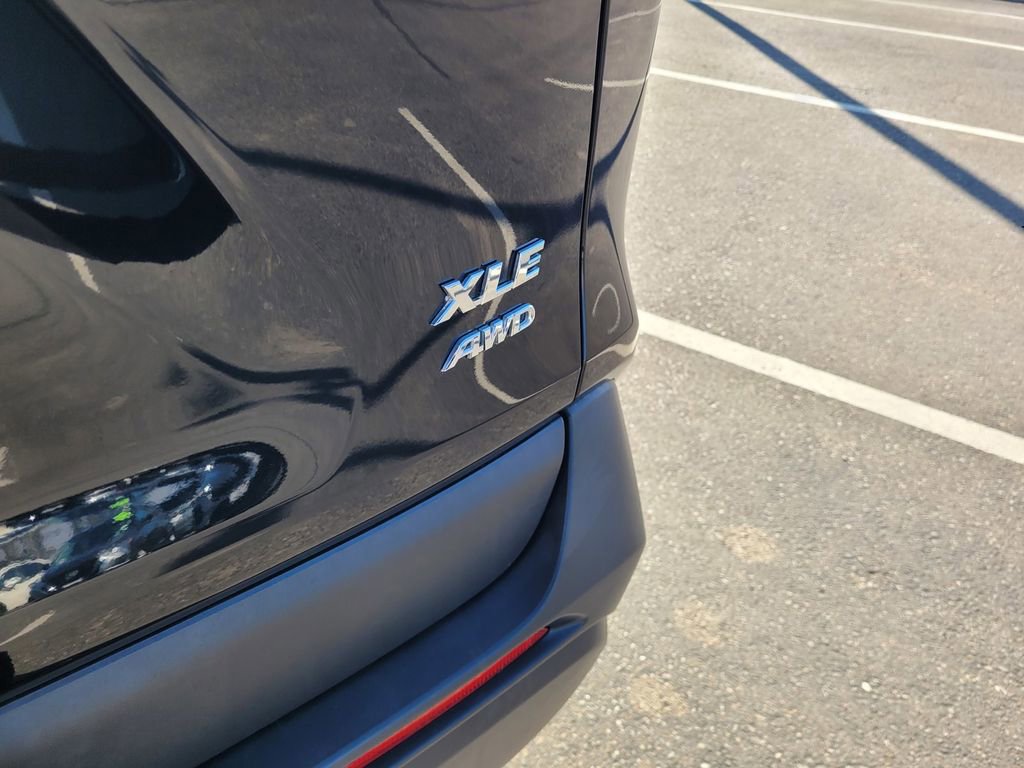 Used 2020 Toyota RAV4 XLE Premium image 7