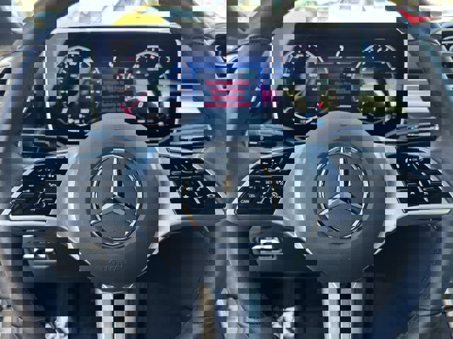 Used 2025 Mercedes-Benz C 300 4MATIC Sedan image 24