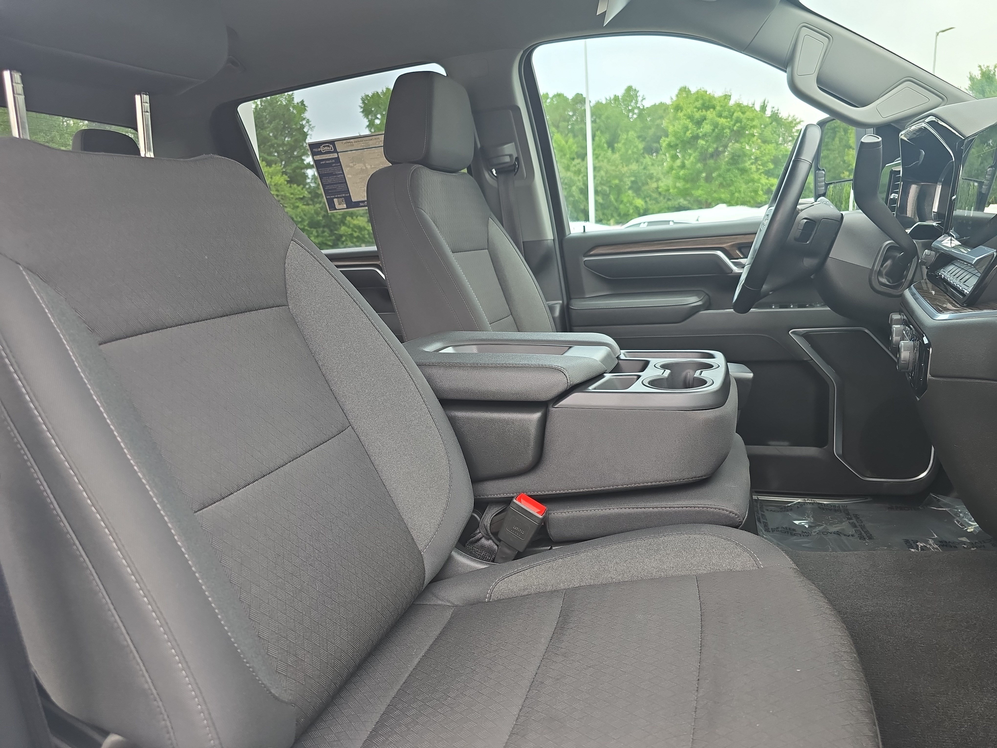 Used 2025 Chevrolet Silverado 2500 LT w/ Convenience Package AWD/4WD image 10