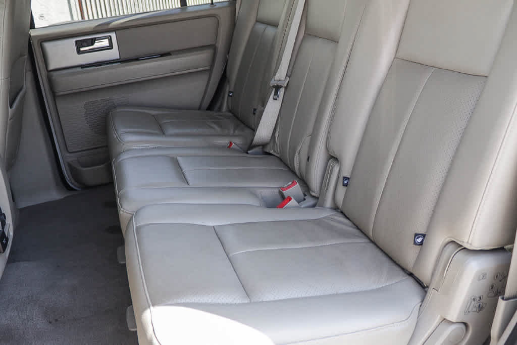 Used 2014 Ford Expedition Limited w/ Equipment Group 301A RWD image 18