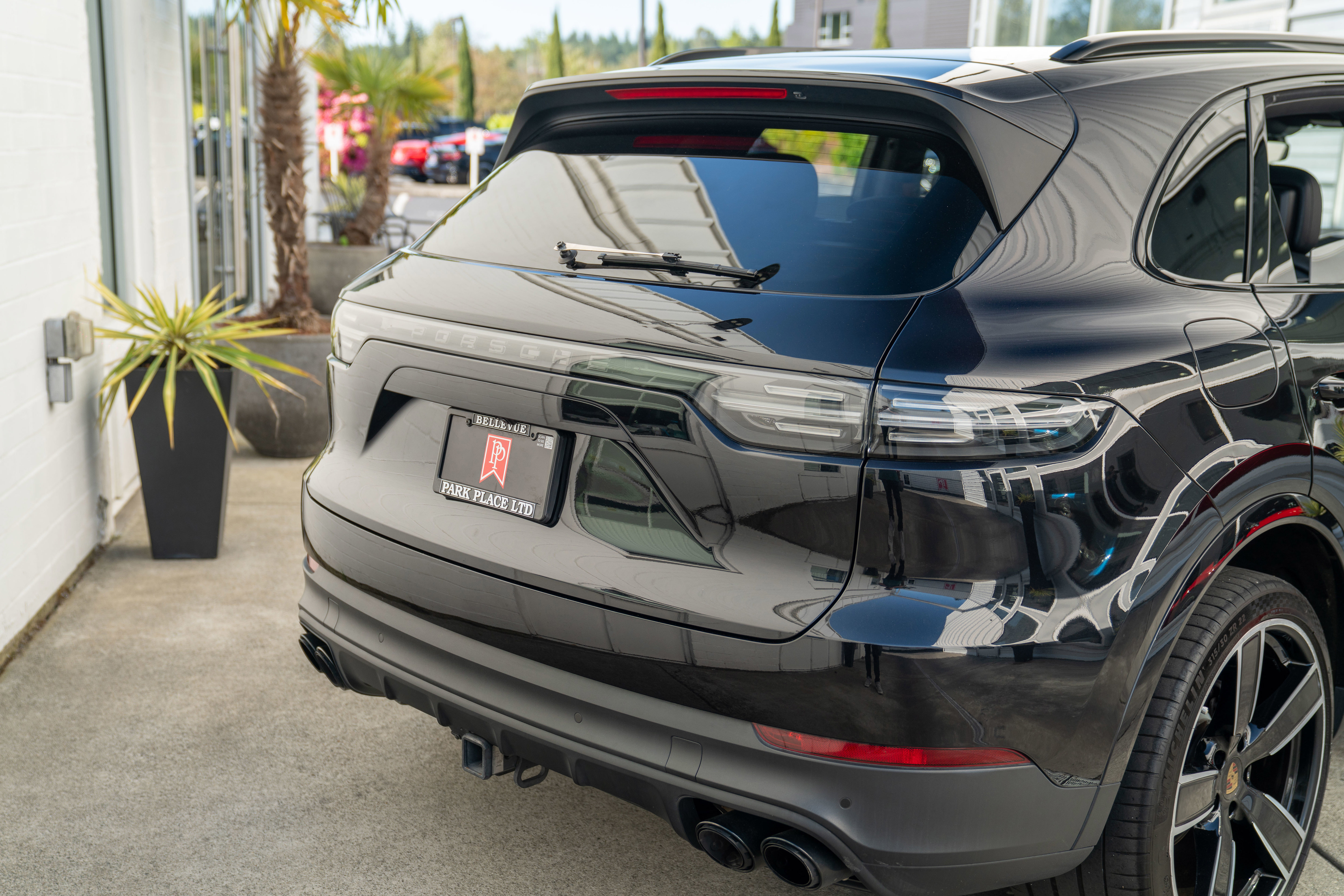 Used 2022 Porsche Cayenne AWD/4WD image 7