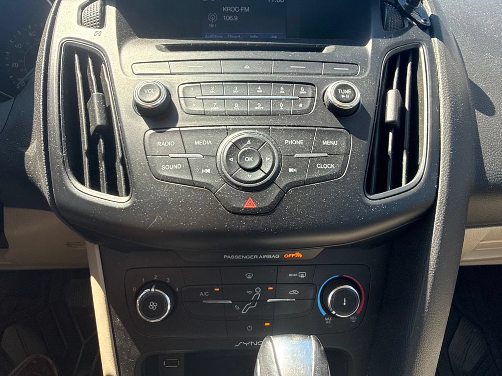 Used 2015 Ford Focus SE FWD image 19