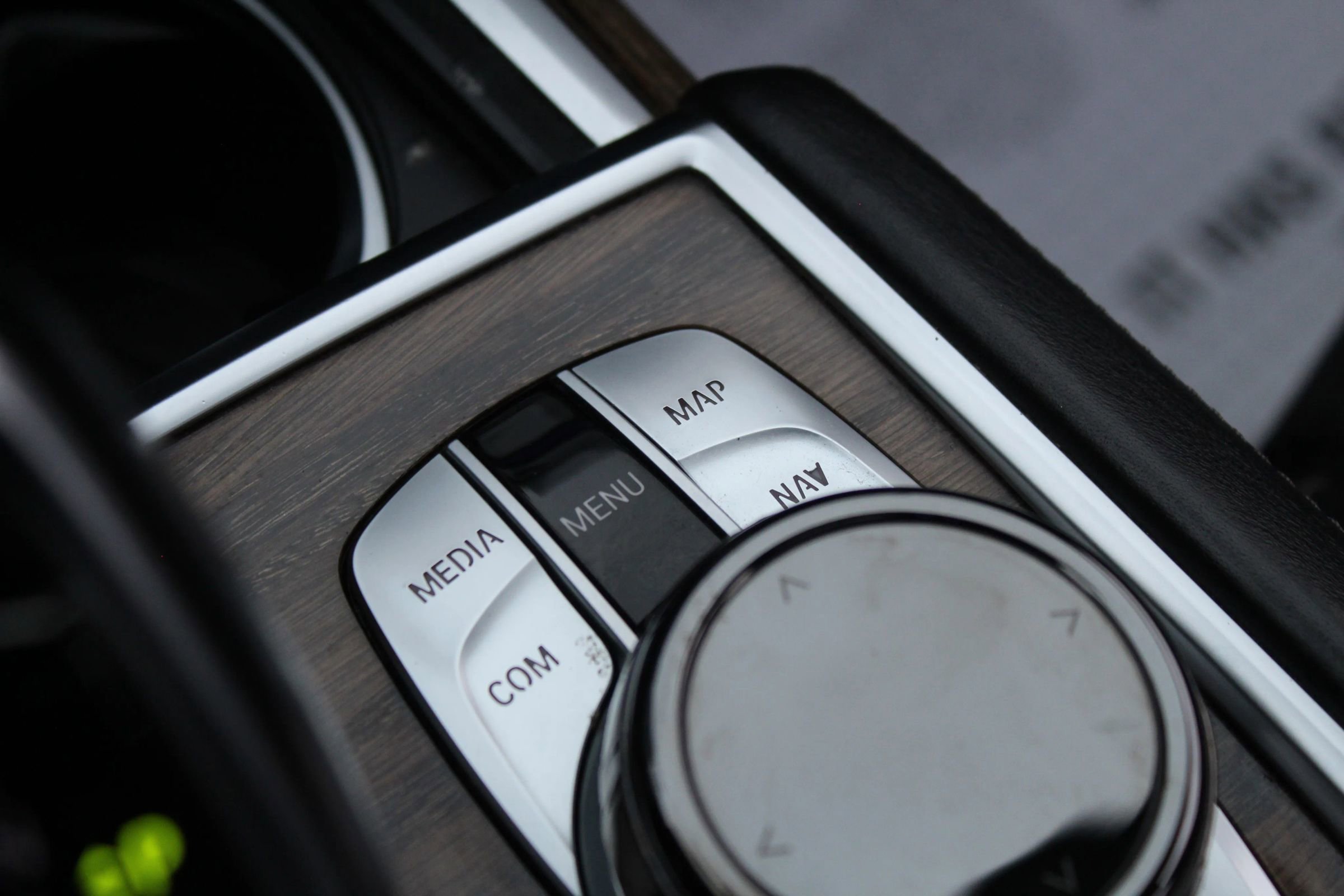 Used 2016 BMW 750i xDrive image 30