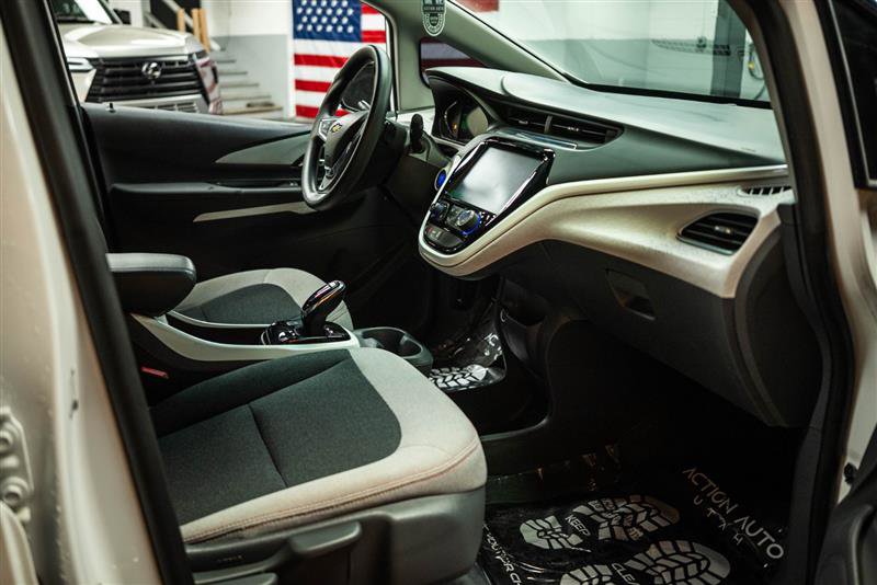 Used 2021 Chevrolet Bolt LT image 12