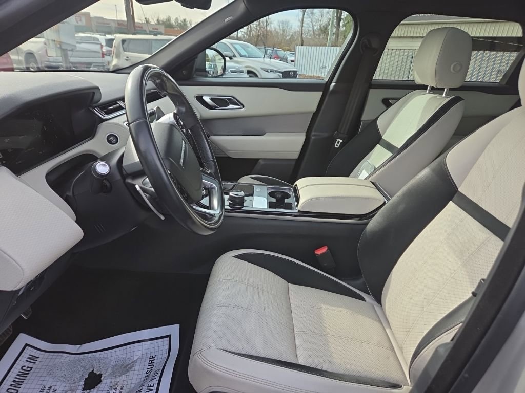 Used 2019 Land Rover Range Rover Velar R-Dynamic SE image 16
