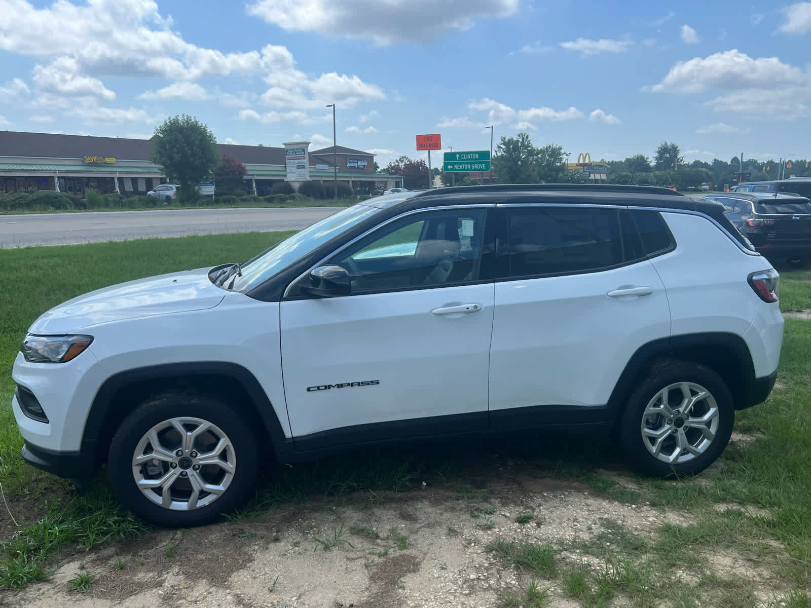 New 2025 Jeep Compass Latitude w/ Convenience Group image 8