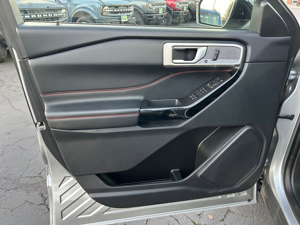 Used 2023 Ford Explorer ST-Line image 22