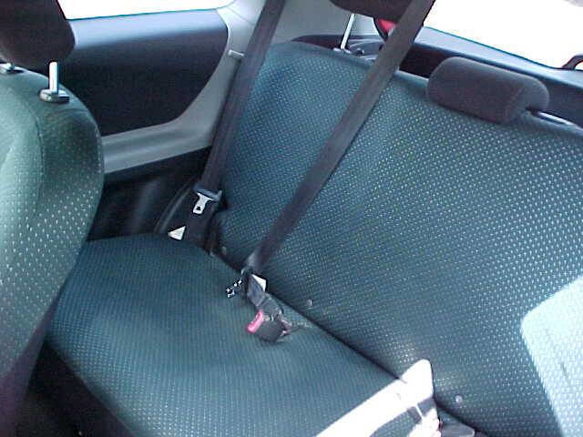 Used 2007 Toyota Yaris 2-Door Hatchback image 7