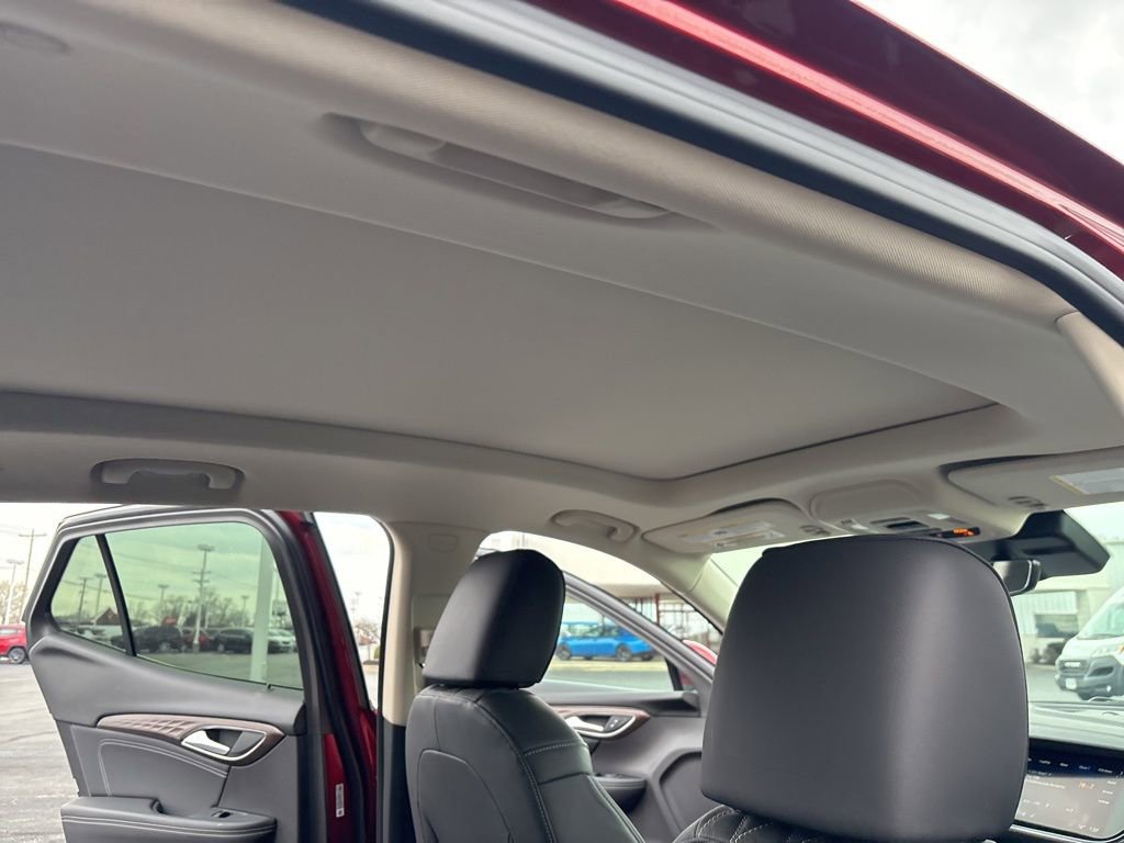Used 2023 Buick Envision Avenir AWD/4WD image 32