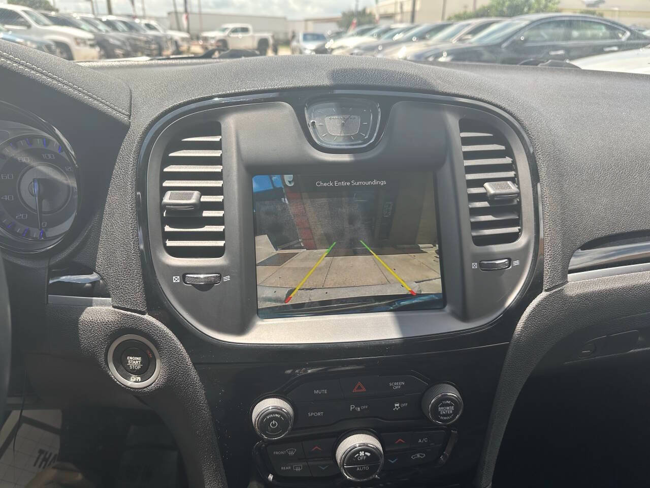 Used 2018 Chrysler 300 S w/ 300S Premium Group RWD image 17