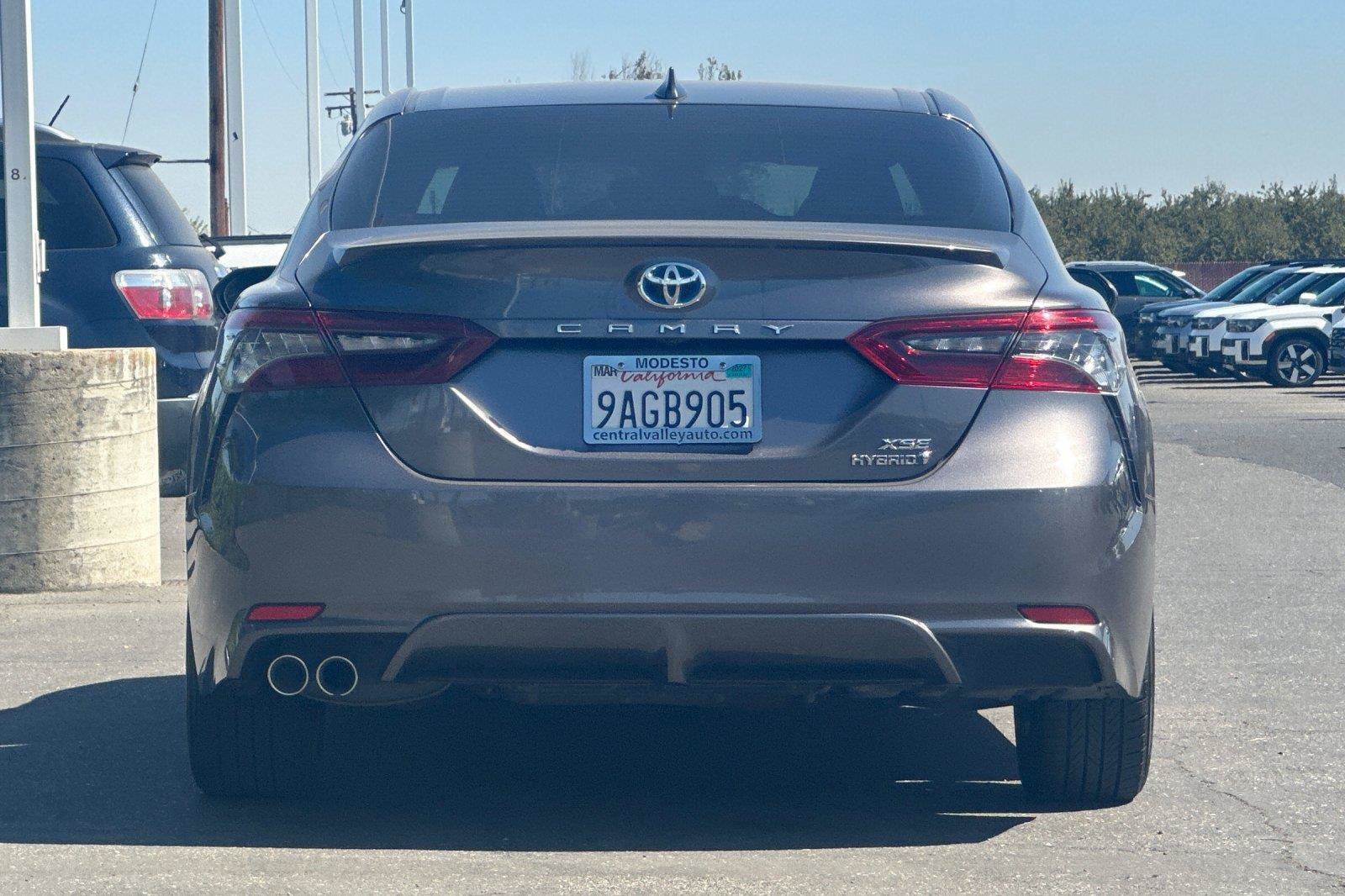 Used 2022 Toyota Camry XSE FWD image 4