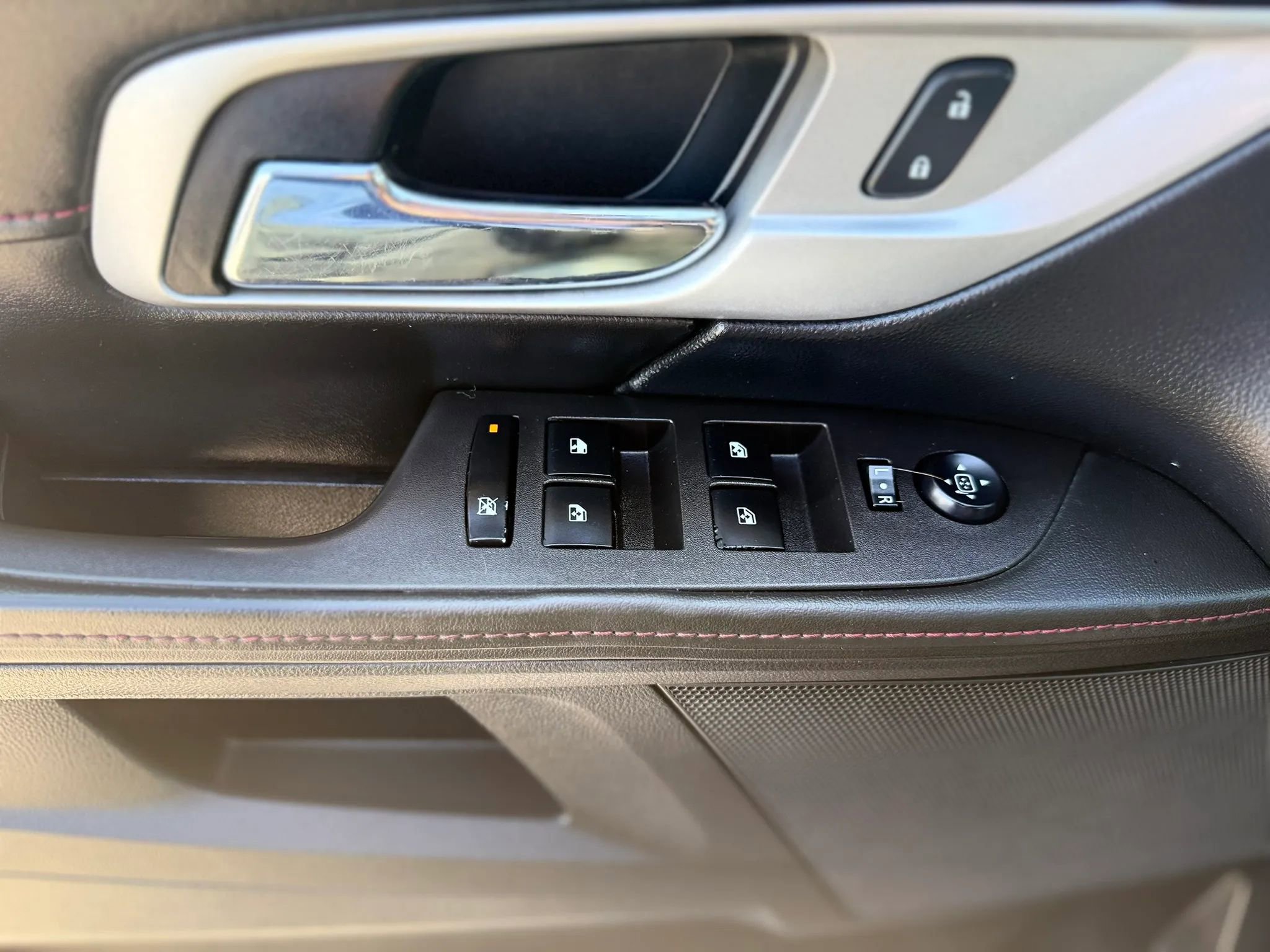 Used 2015 GMC Terrain SLE FWD image 18