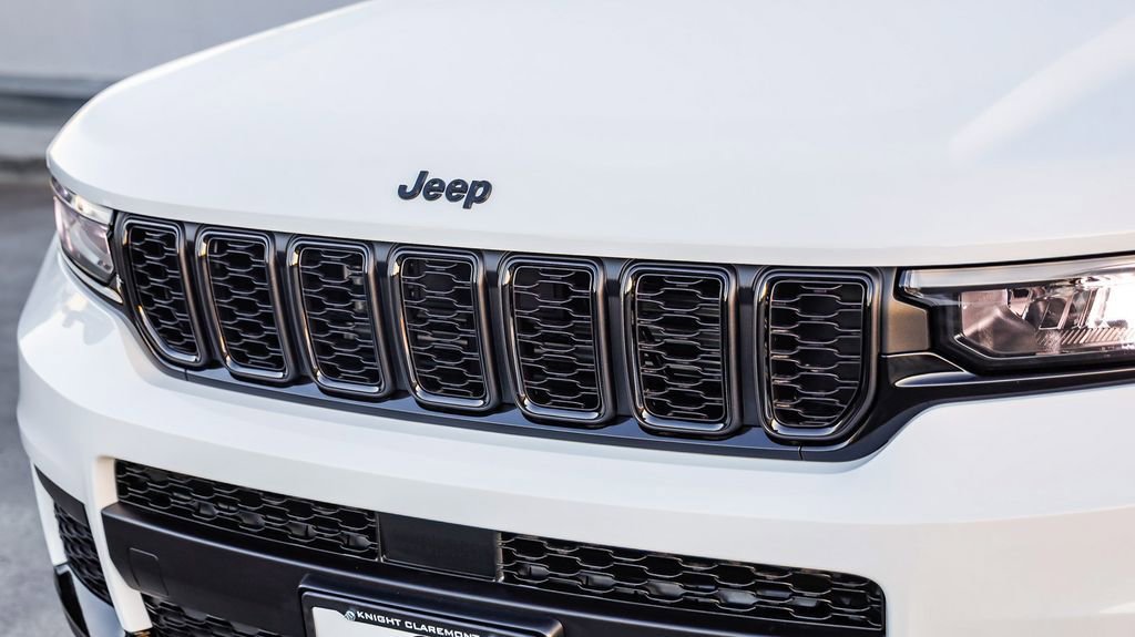 New 2025 Jeep Grand Cherokee L Altitude image 6