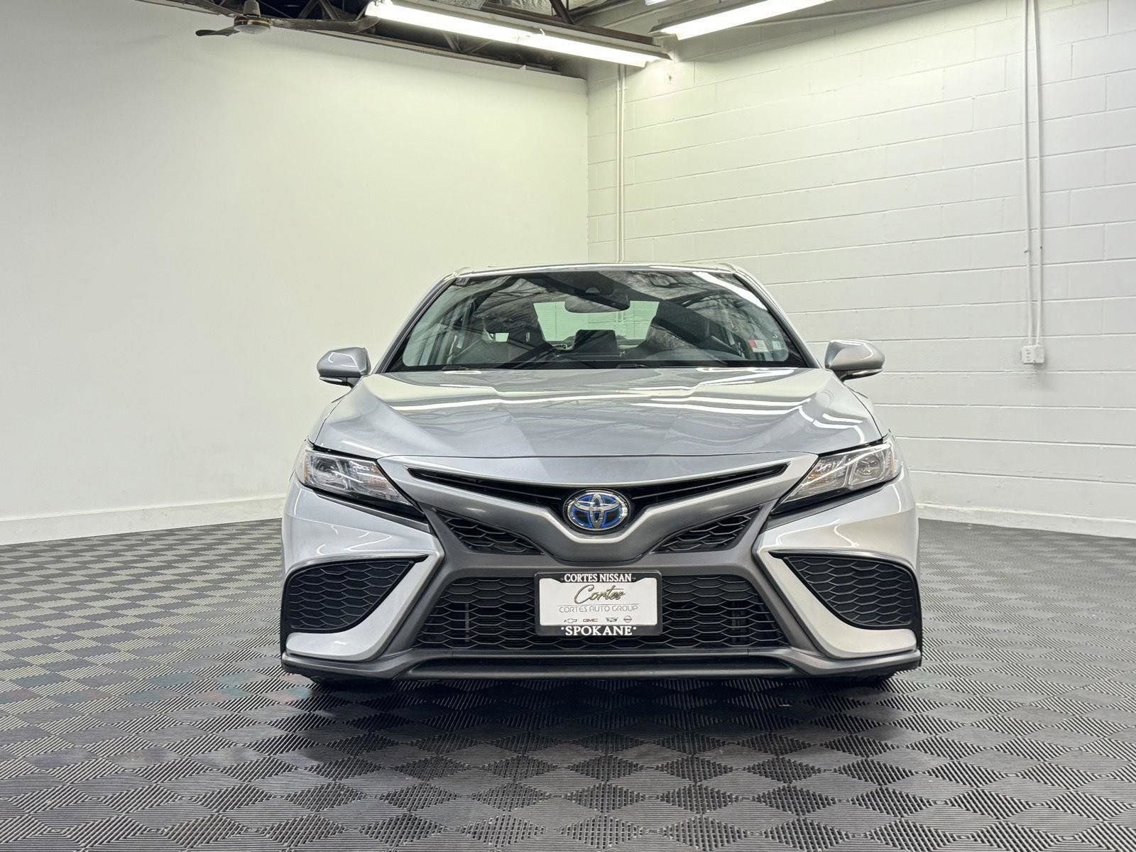 Used 2023 Toyota Camry SE image 5