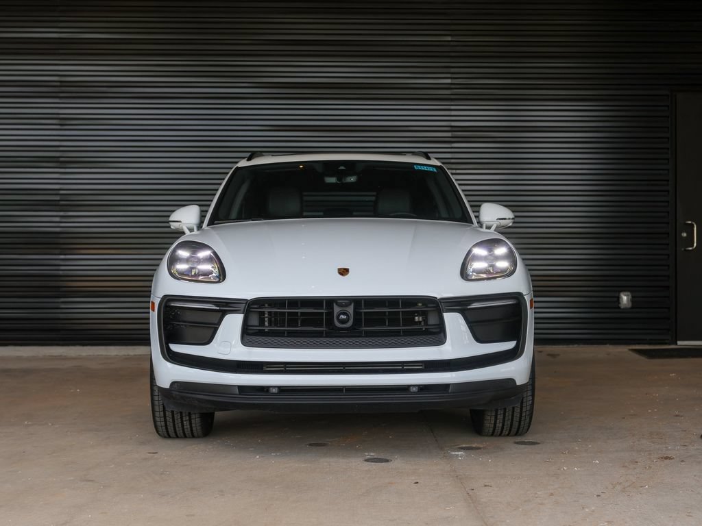 Certified 2026 Porsche Macan AWD/4WD image 10