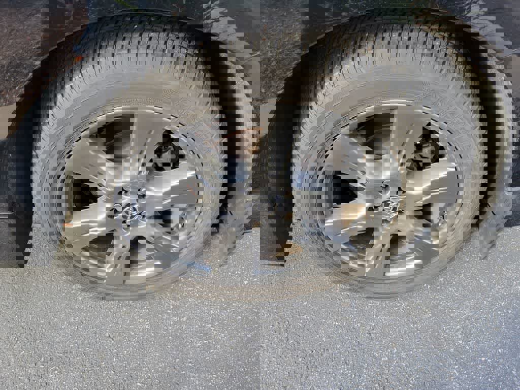 Used 2020 Toyota Sienna SE w/ Carpet Mat Package FWD image 3