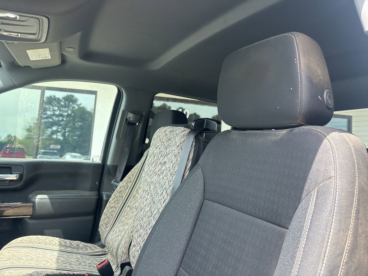 Used 2023 GMC Sierra 2500 SLE w/ SLE Convenience Package image 3