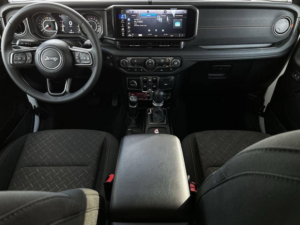 Used 2026 Jeep Gladiator Mojave AWD/4WD image 10