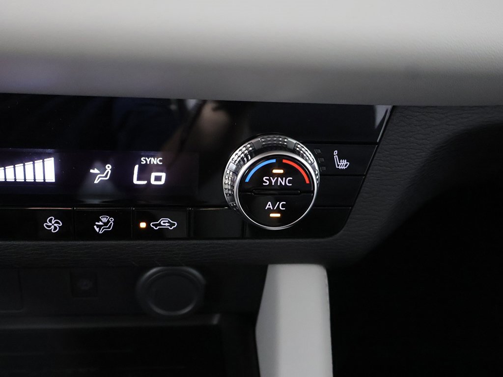 New 2025 Mitsubishi Outlander SE image 54