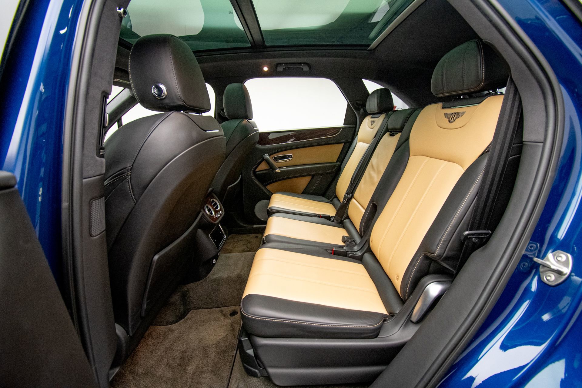 Used 2018 Bentley Bentayga Activity AWD/4WD image 26