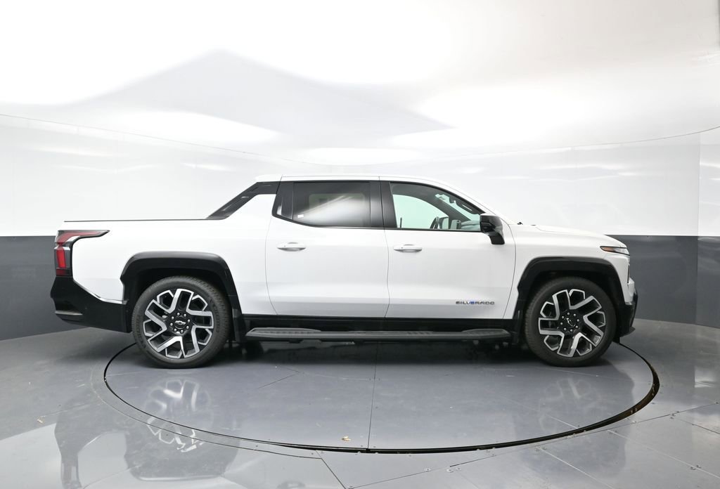 New 2025 Chevrolet Silverado EV RST image 2