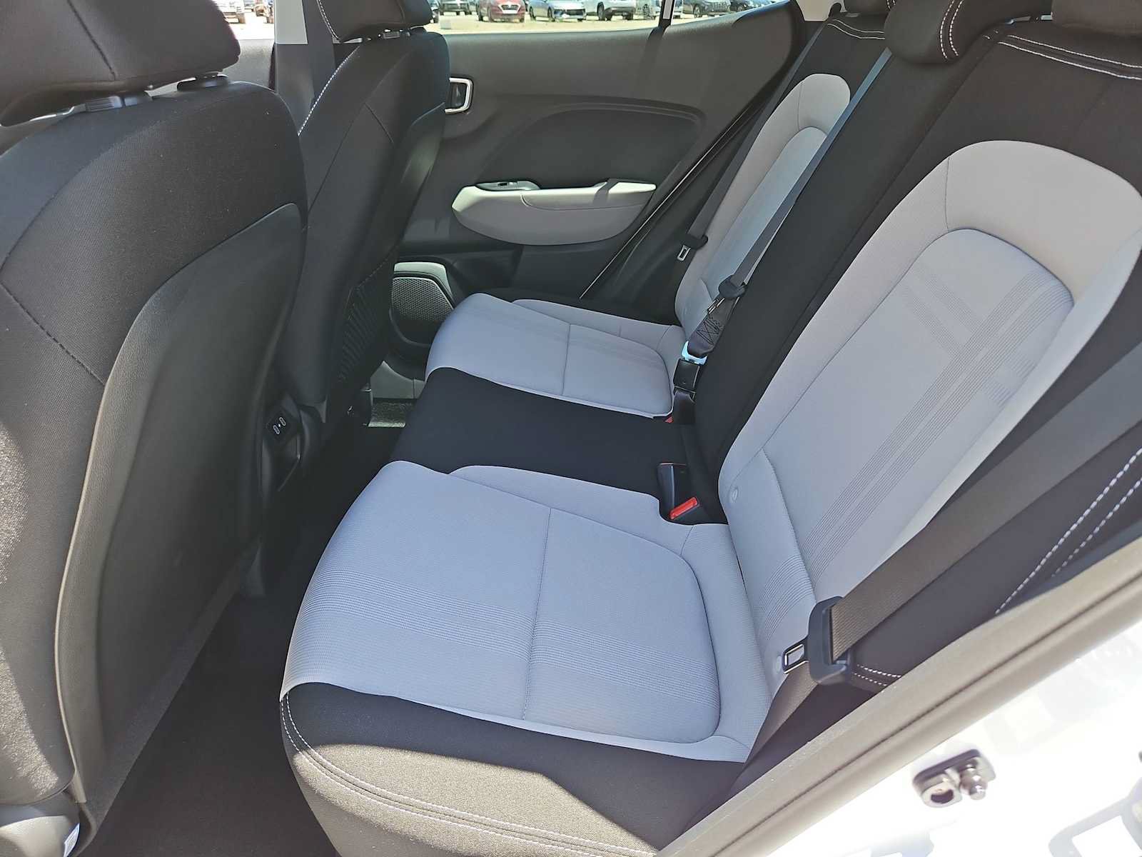 Used 2026 Hyundai Venue SEL FWD image 18