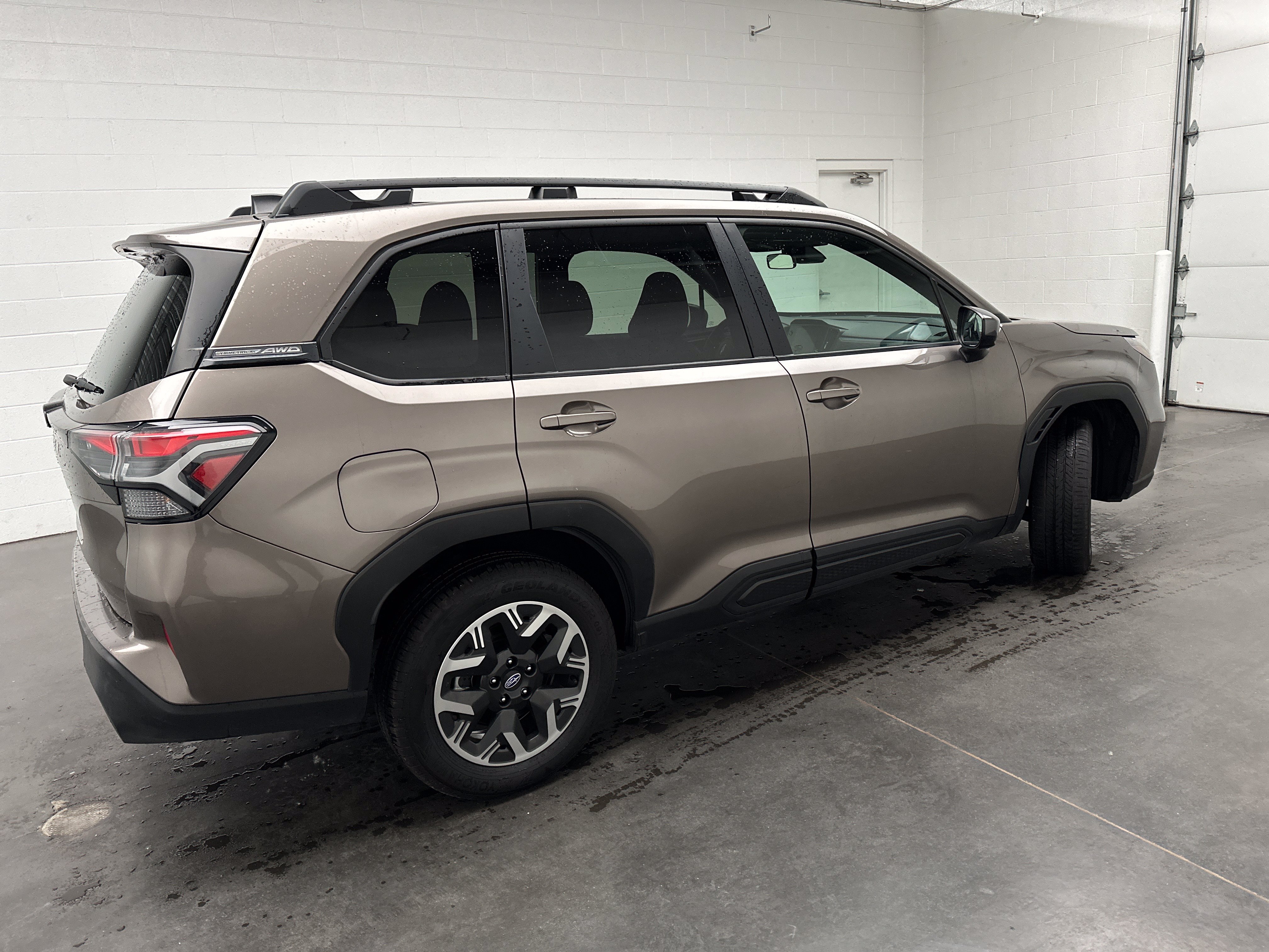 Used 2025 Subaru Forester Premium AWD/4WD image 8