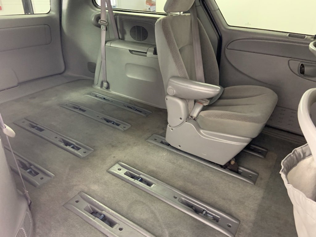 Used 2004 Dodge Grand Caravan SXT image 16