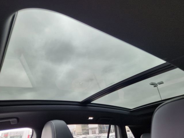 New 2026 Volkswagen Tiguan SE R-Line image 16