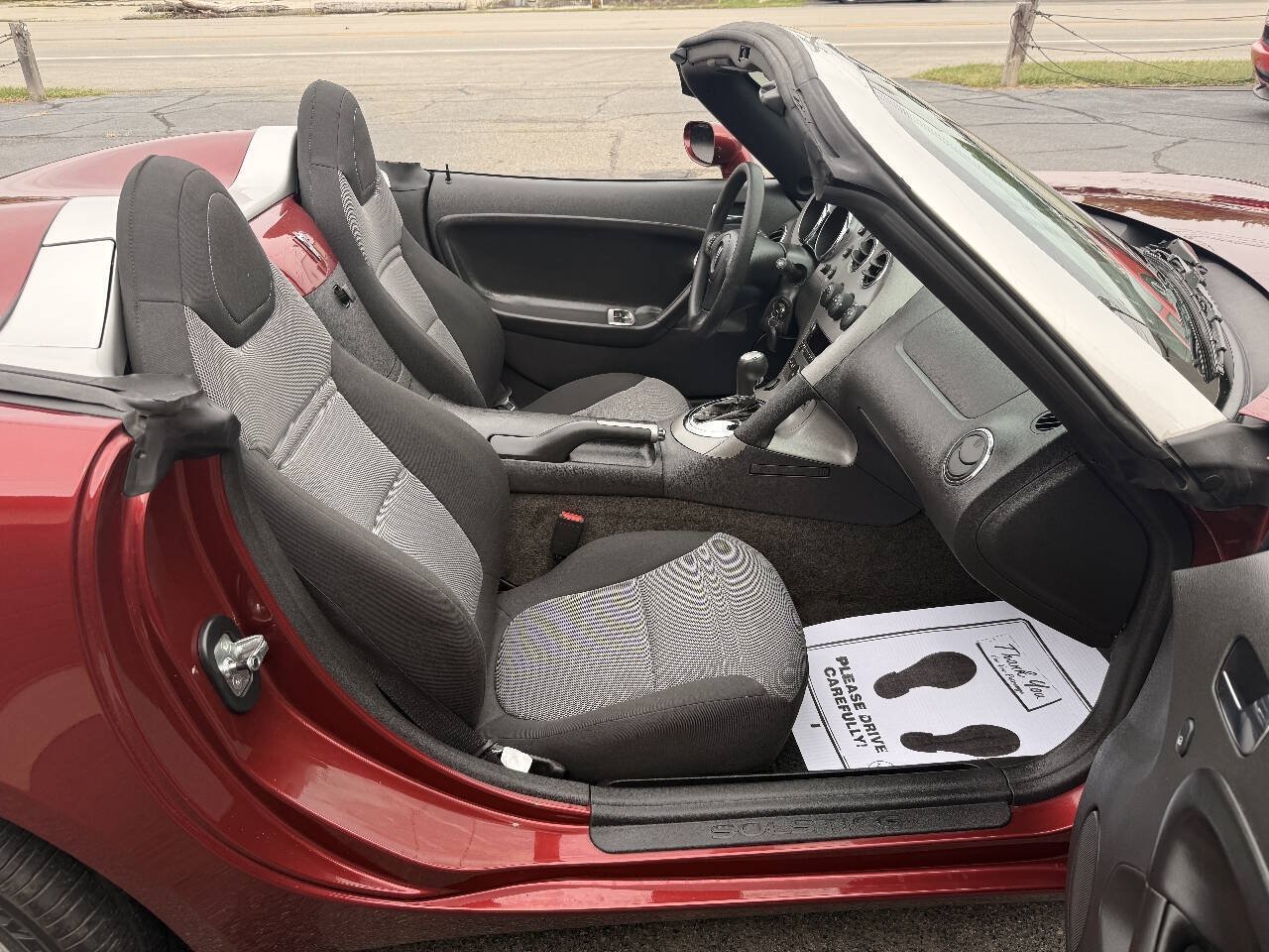 Used 2009 Pontiac Solstice Convertible w/ Preferred Package RWD image 31
