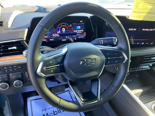 Used 2025 Chevrolet Suburban Z71 w/ Comfort Package AWD/4WD image 11