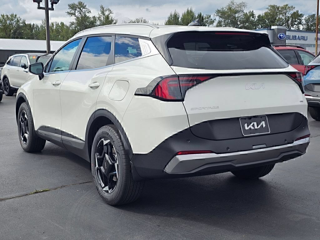 New 2026 Kia Sportage EX AWD/4WD image 3