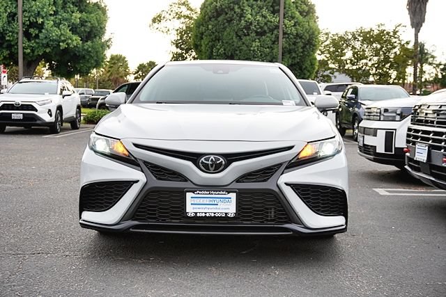 Used 2023 Toyota Camry SE FWD image 5