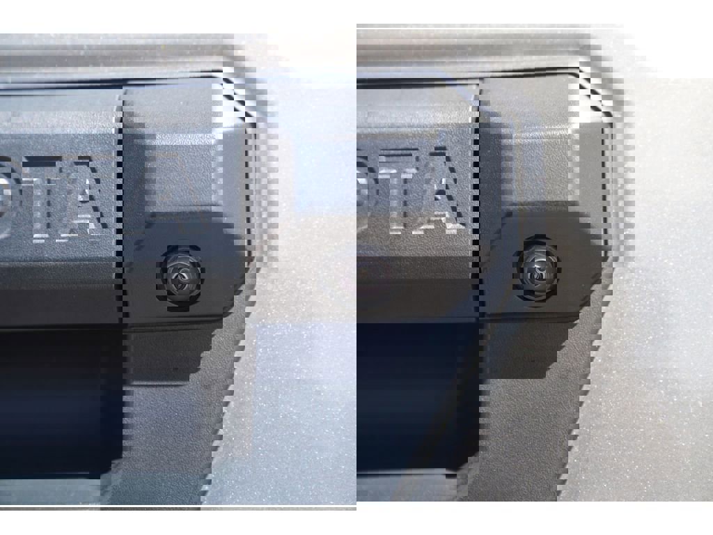 Used 2025 Toyota Tacoma TRD Sport image 11