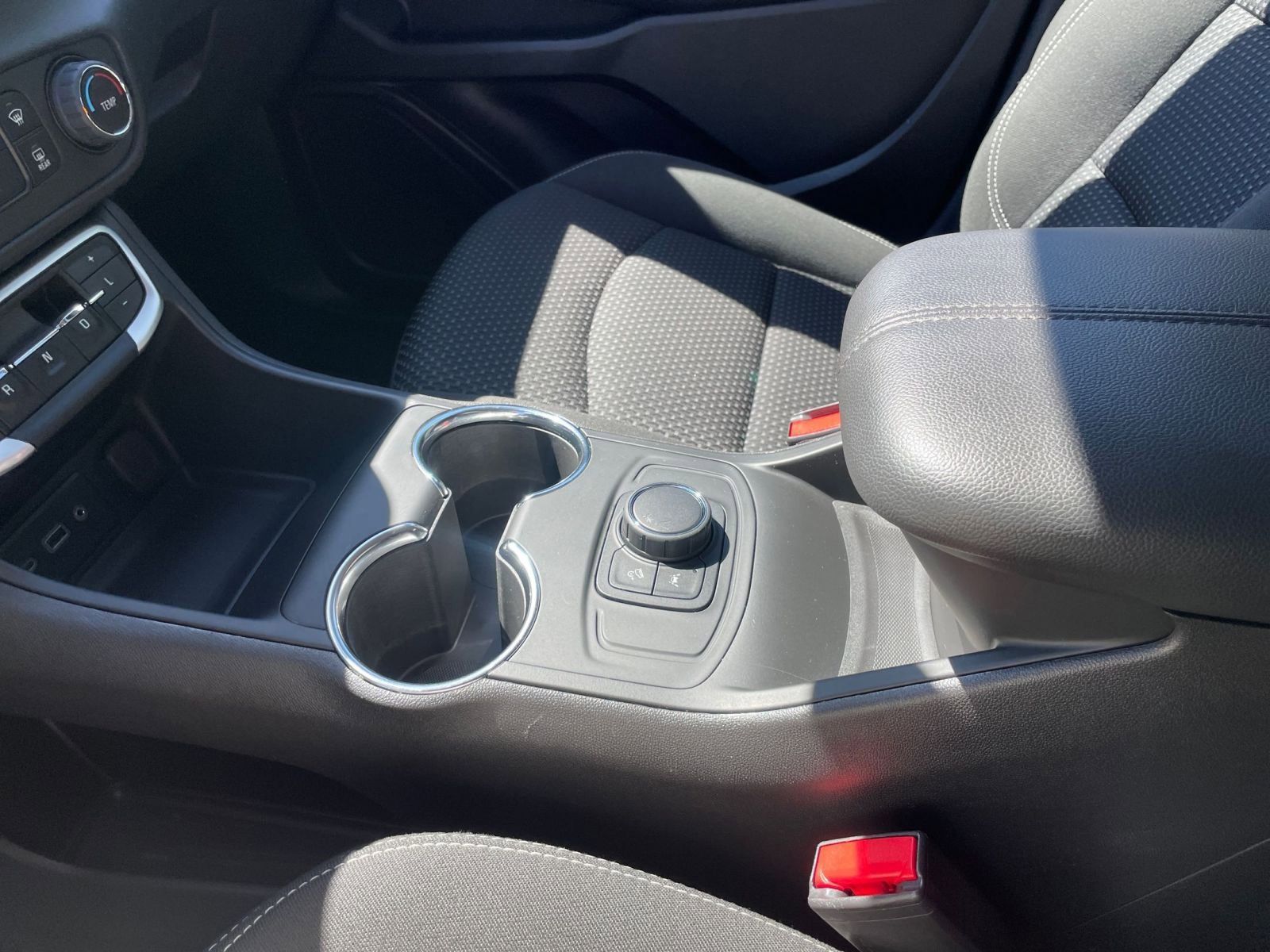 Used 2024 GMC Terrain SLE image 41