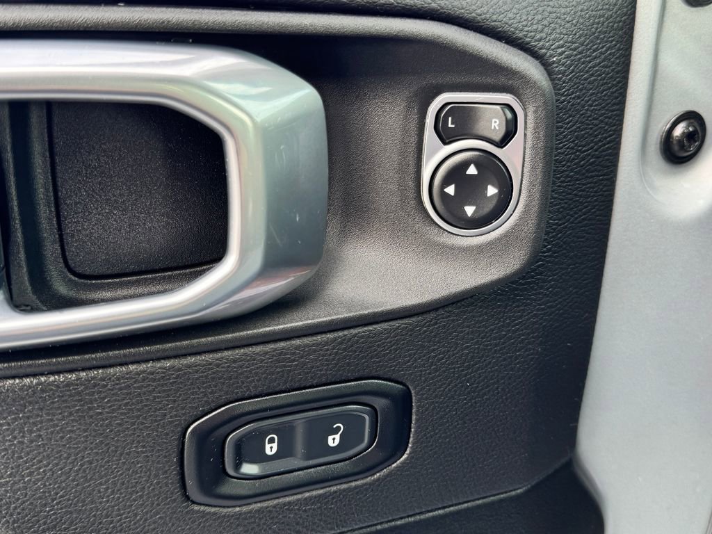 Used 2023 Jeep Wrangler Unlimited Sahara w/ Cold Weather Group image 31
