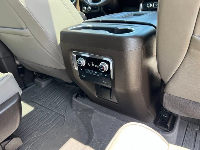 Used 2022 GMC Yukon XL SLT w/ SLT Premium Package AWD/4WD image 37