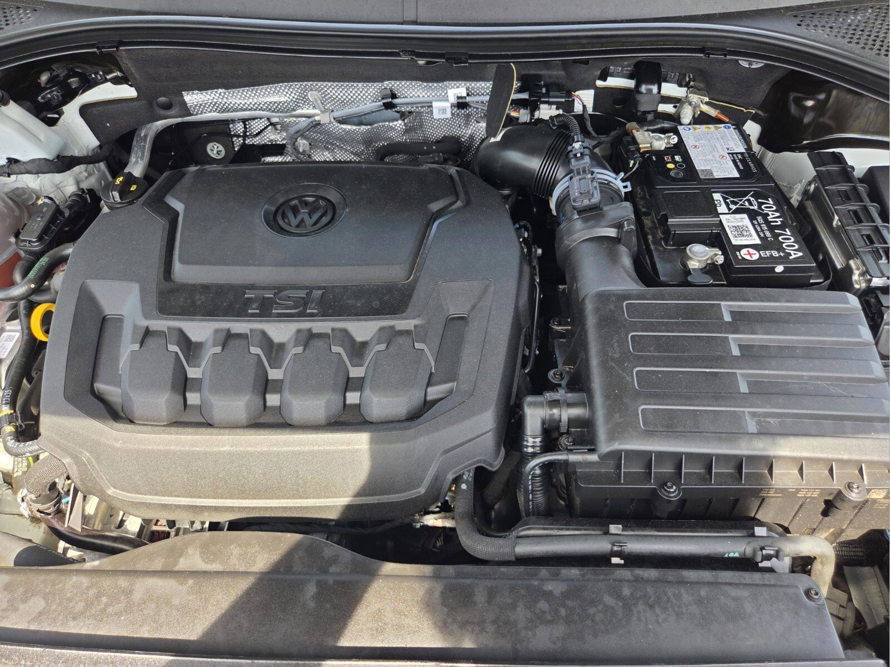Used 2024 Volkswagen Tiguan SE R-Line FWD image 29