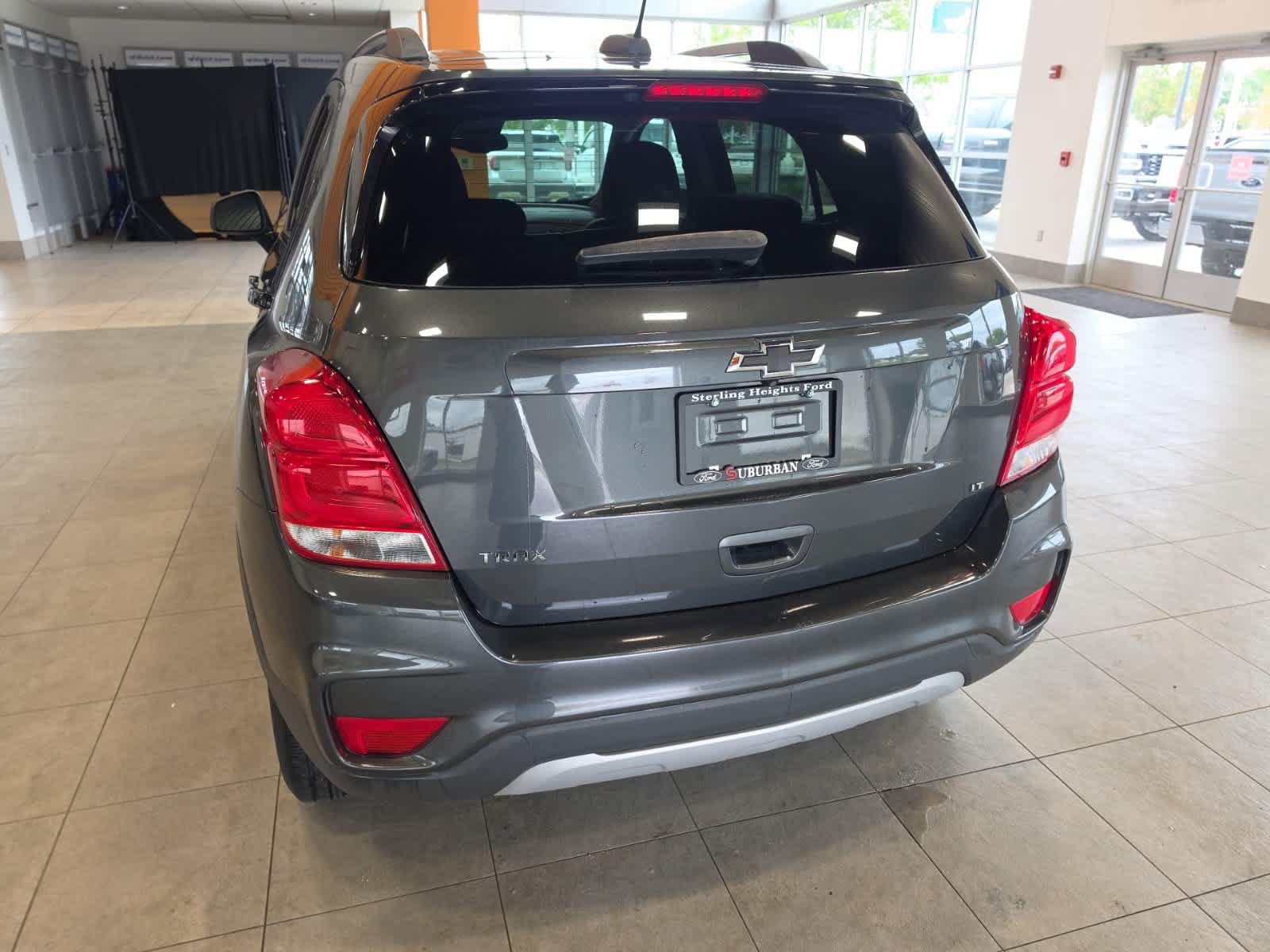 Used 2020 Chevrolet Trax LT w/ LT Convenience Package FWD image 9