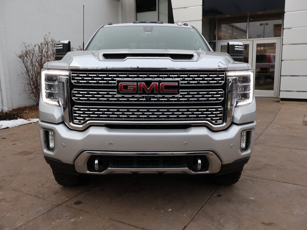 Used 2022 GMC Sierra 2500 Denali image 2