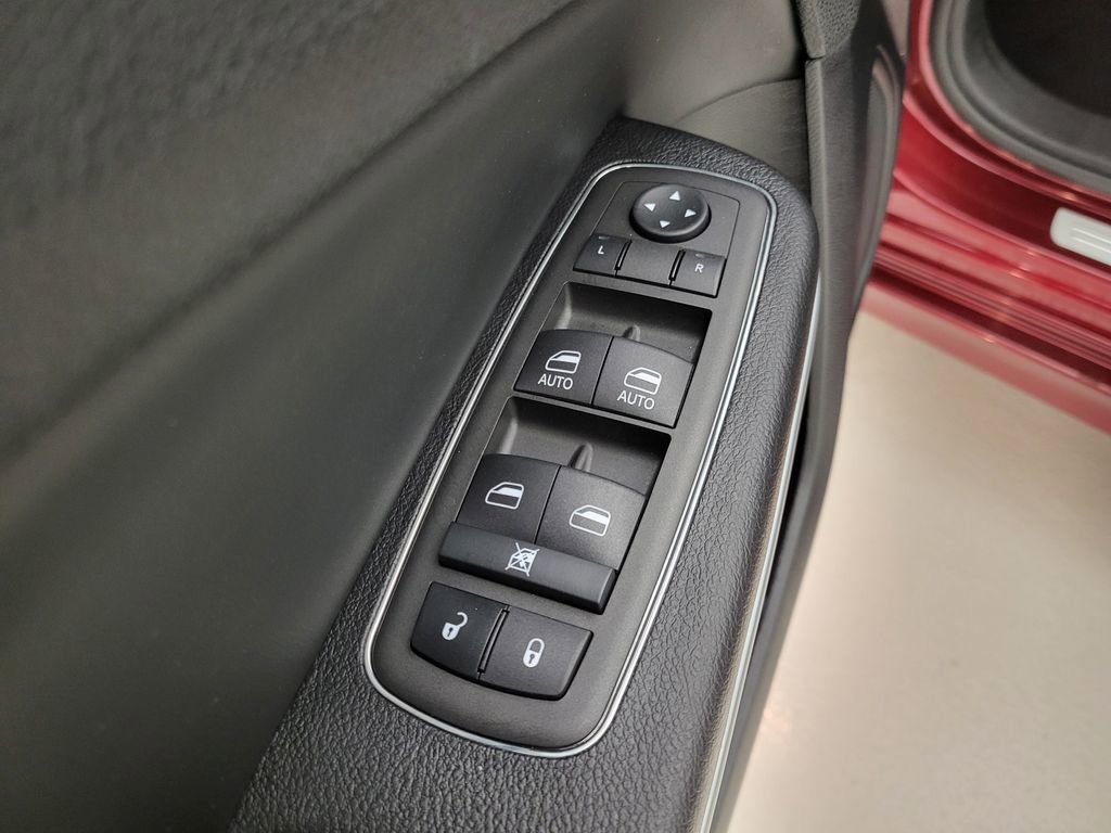 Used 2023 Chrysler 300 Touring L w/ Popular Equipment Group image 33