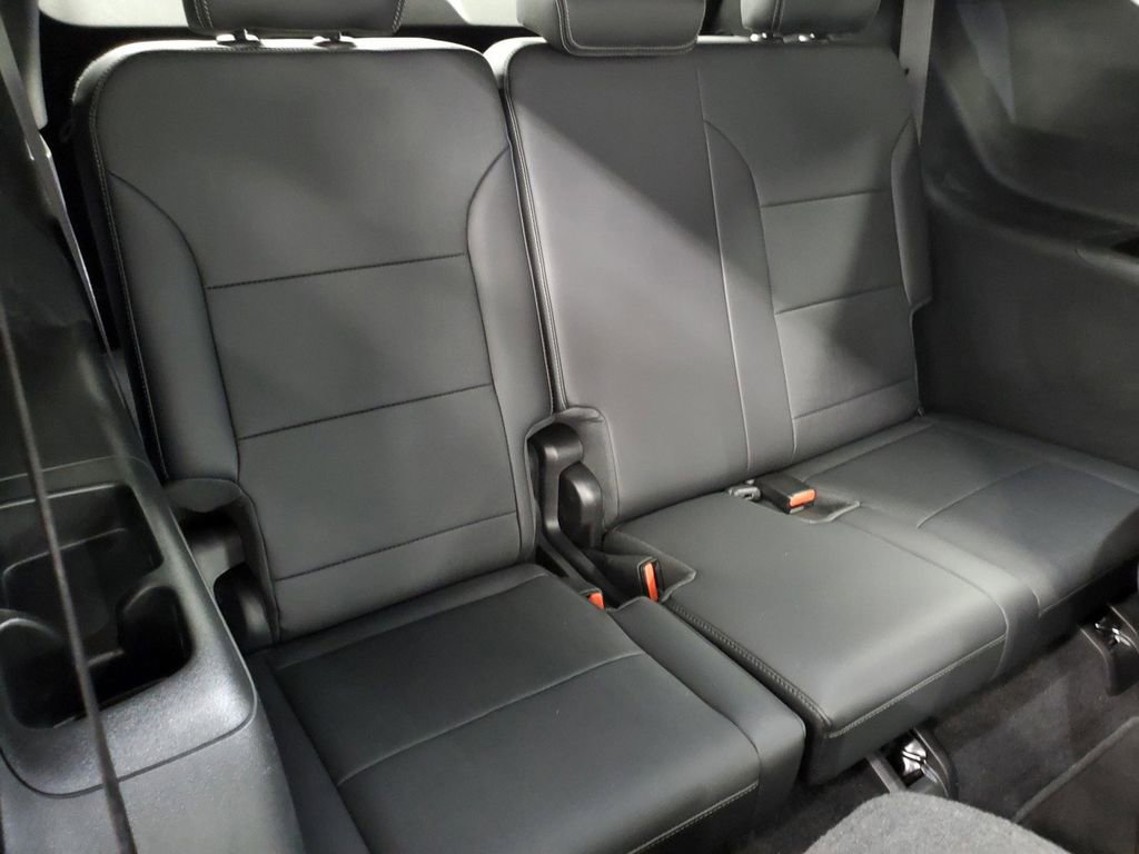 Used 2025 Buick Enclave Preferred image 21